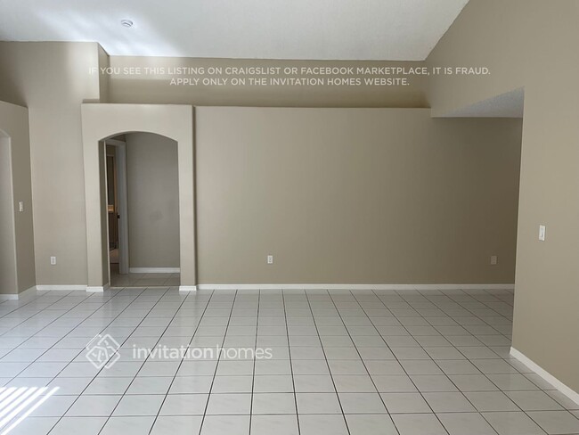 18863 NW 24th Ct in Pembroke Pines, FL - Foto de edificio - Building Photo
