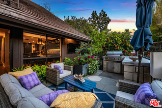 4635 Clybourn Ave in Los Angeles, CA - Building Photo - Building Photo
