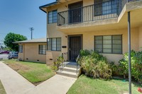 917 E Mendocino St in Altadena, CA - Foto de edificio - Building Photo