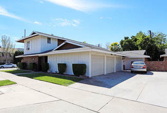 1140 N Shattuck St in Orange, CA - Foto de edificio - Building Photo