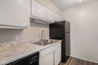 Highpointe Apartments in Birmingham, AL - Foto de edificio - Building Photo