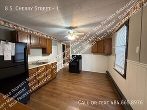 8 S Cherry St in Myerstown, PA - Building Photo - Building Photo