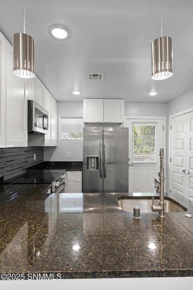 1380 Monte Vista Ave in Las Cruces, NM - Building Photo - Building Photo