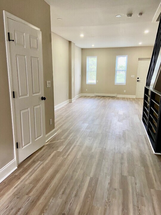 2306 N Myrtlewood St in Philadelphia, PA - Building Photo