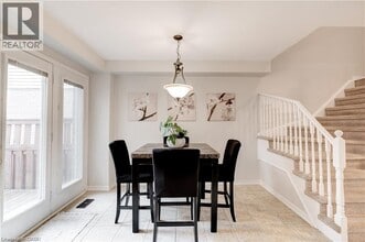 1004 Donnelly St in Milton, ON - Building Photo - Building Photo