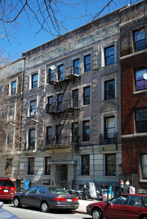 275 Ocean Ave in Brooklyn, NY - Building Photo