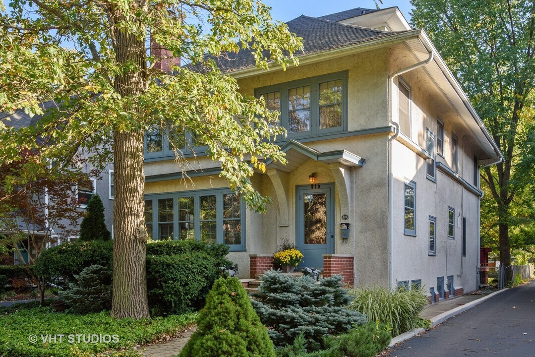 815 Linden Ave in Wilmette, IL - Building Photo