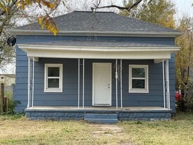 1049 N Piatt Ave in Wichita, KS - Building Photo