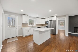 90 Troiano Rd in Hamden, CT - Building Photo - Building Photo