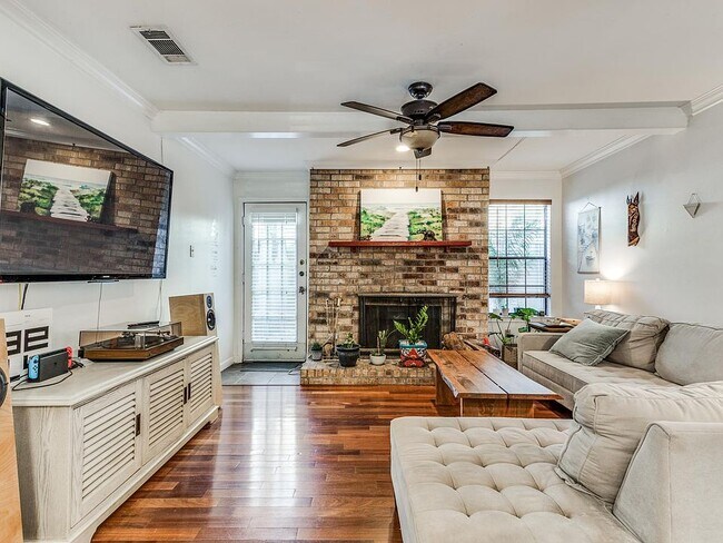 2913 Pearl St, Unit 102 in Austin, TX - Foto de edificio - Building Photo