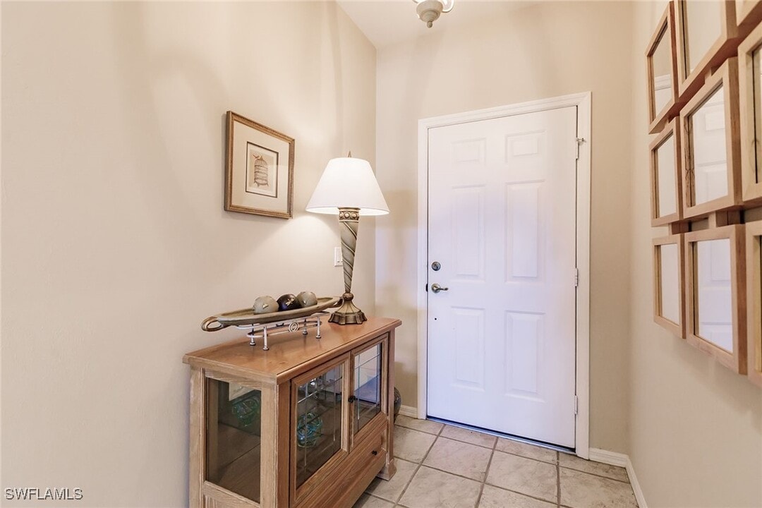 4120 Bayhead Dr in Bonita Springs, FL - Building Photo