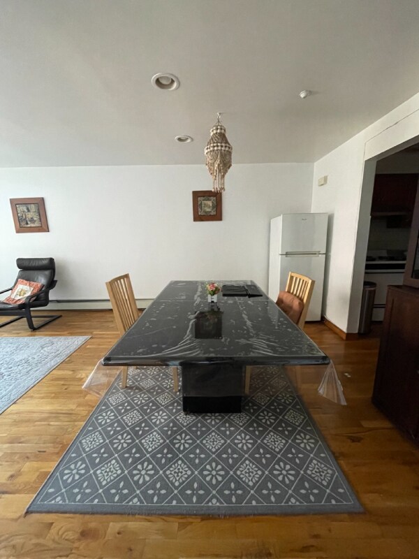 93-18 170th St in Queens, NY - Foto de edificio - Building Photo