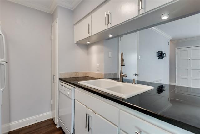 4211 Holland Ave in Dallas, TX - Building Photo - Building Photo