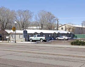 207 N Santa Fe Ave in Fountain, CO - Foto de edificio - Building Photo