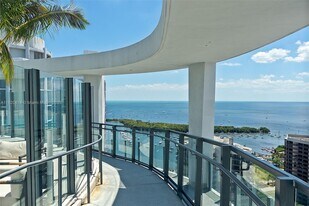 2831 S Bayshore Dr in Miami, FL - Building Photo