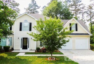 8036 Harmony Lakes Dr in Lithonia, GA - Building Photo