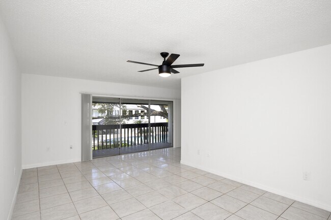 4403 S Semoran Blvd in Orlando, FL - Building Photo - Building Photo