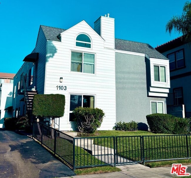 property at 1103 W Angeleno Ave