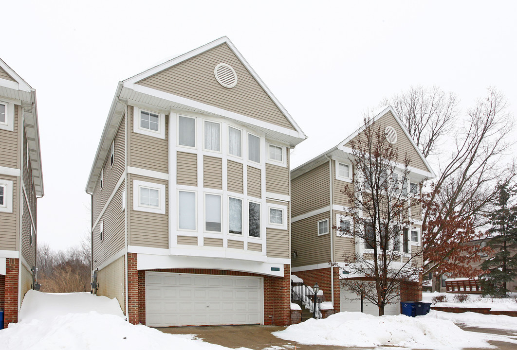 Castleridge in Ann Arbor, MI - Building Photo