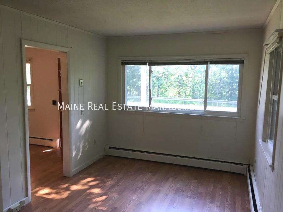 14 Coldbrook Rd in Hampden, ME - Building Photo
