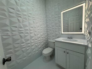 10012 NW 7th St, Unit 208 in Miami, FL - Building Photo - Building Photo