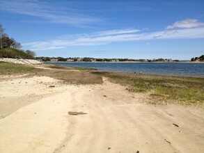 351 Whidah Dr in Chatham, MA - Foto de edificio - Building Photo