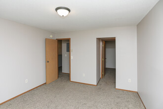 Ninth Circle Apartments in Fargo, ND - Foto de edificio - Interior Photo