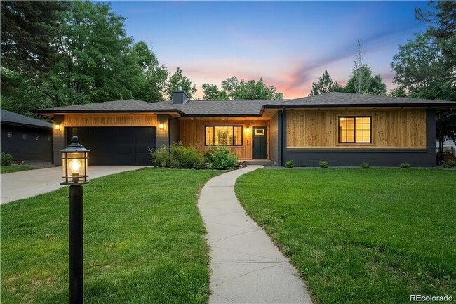 404 S Oneida Way in Denver, CO - Building Photo - Building Photo
