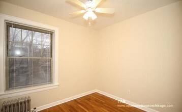 1607 W Berteau Ave, Unit 1 in Chicago, IL - Foto de edificio - Building Photo