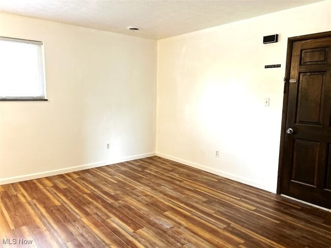 105 Wildwood Dr in Follansbee, WV - Building Photo - Building Photo