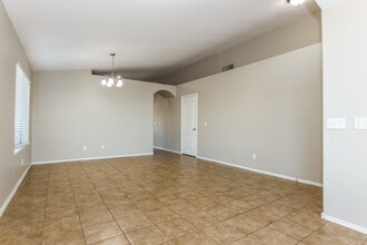 1921 E Buffalo St in Chandler, AZ - Foto de edificio - Building Photo