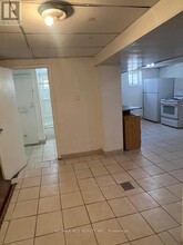 27 Granard Blvd in Toronto, ON - Building Photo - Building Photo