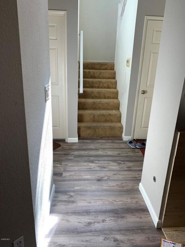 5473 Spanish Oak Ln in Oak Park, CA - Building Photo - Building Photo