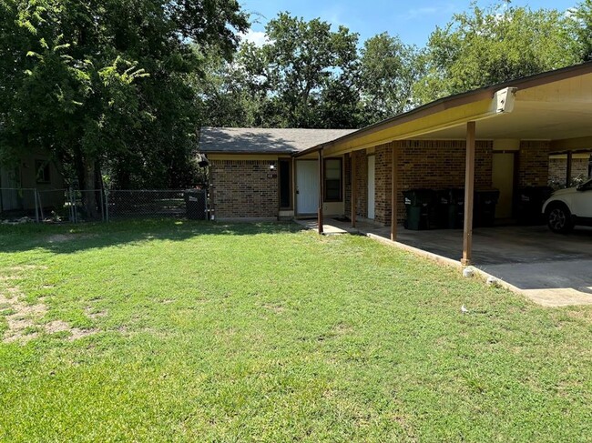 property at 417 Live Oak St