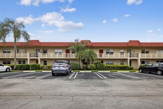 5 Abbey Ln in Delray Beach, FL - Building Photo - Building Photo