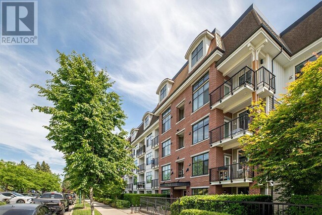 property at 828-828 Gauthier Ave