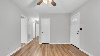 6923 Barter Dr, Unit 25350-8 in Harrison, TN - Building Photo - Building Photo