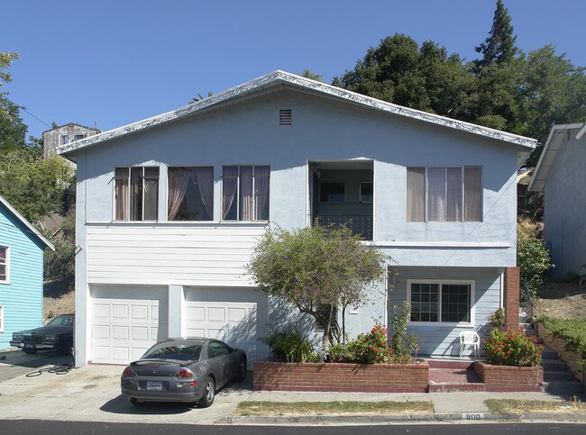 900 Mariposa Ave in Rodeo, CA - Foto de edificio - Building Photo