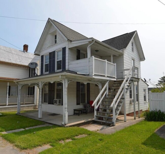 1-Broadway 1/2 E Hanover St in Hanover, PA - Building Photo - Building Photo