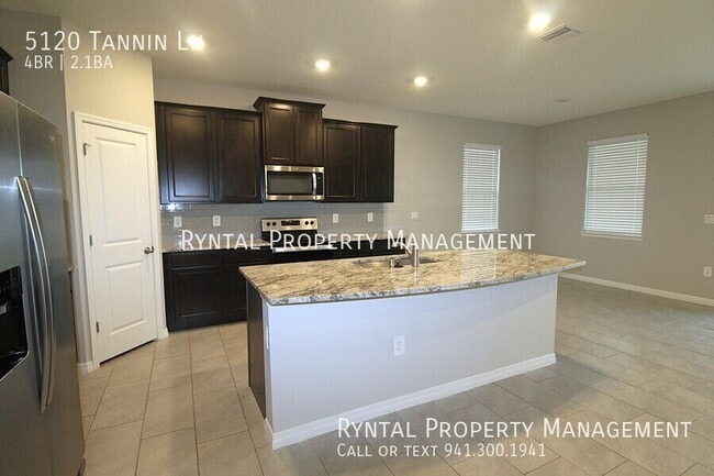 5120 Tannin Ln in Bradenton, FL - Building Photo - Building Photo