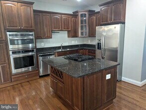 21882 Brickshire Cir in Ashburn, VA - Building Photo - Building Photo