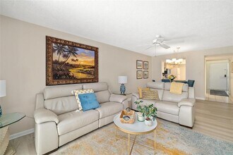 7201 Curtiss Ave in Sarasota, FL - Building Photo - Building Photo