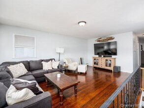 825 E Park Ave in Long Beach, NY - Building Photo - Building Photo