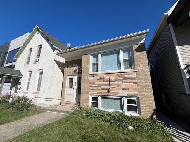 property at 1233 Kenilworth Ave