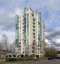 Shaughnessy Gate in Vancouver, BC - Building Photo