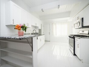 11730-11846 Culver Blvd in Los Angeles, CA - Foto de edificio - Building Photo