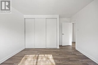 201 Lindsay St S in Kawartha Lakes, ON - Building Photo - Building Photo