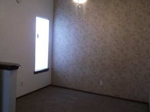 1002 Straka Terrace in Oklahoma City, OK - Building Photo - Building Photo