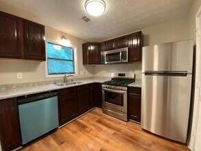 1062 Dassow Ct in Alpharetta, GA - Building Photo - Building Photo