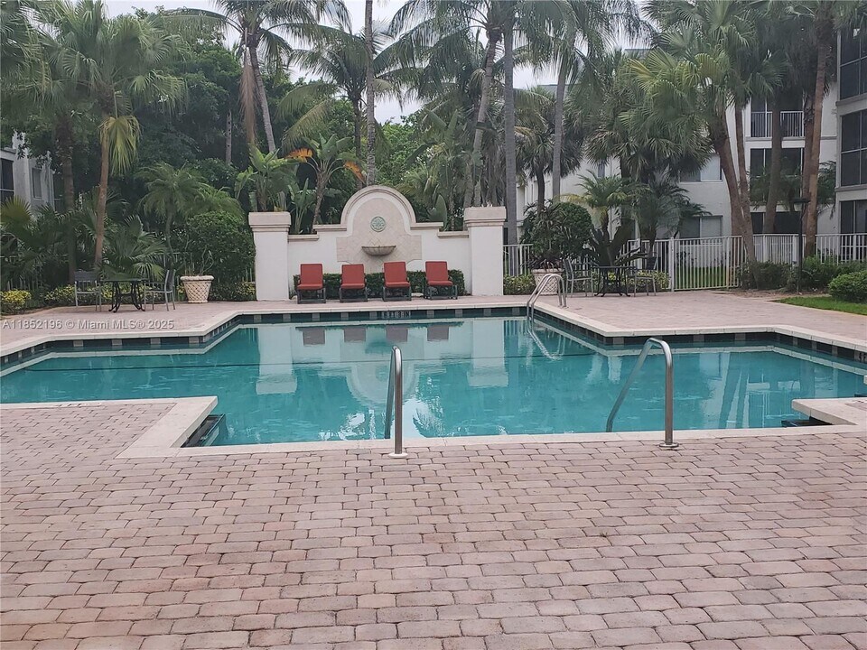 5628 Rock Island Rd in Tamarac, FL - Building Photo